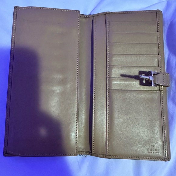 Authentic Gucci Bifold Wallet. - Picture 11 of 11
